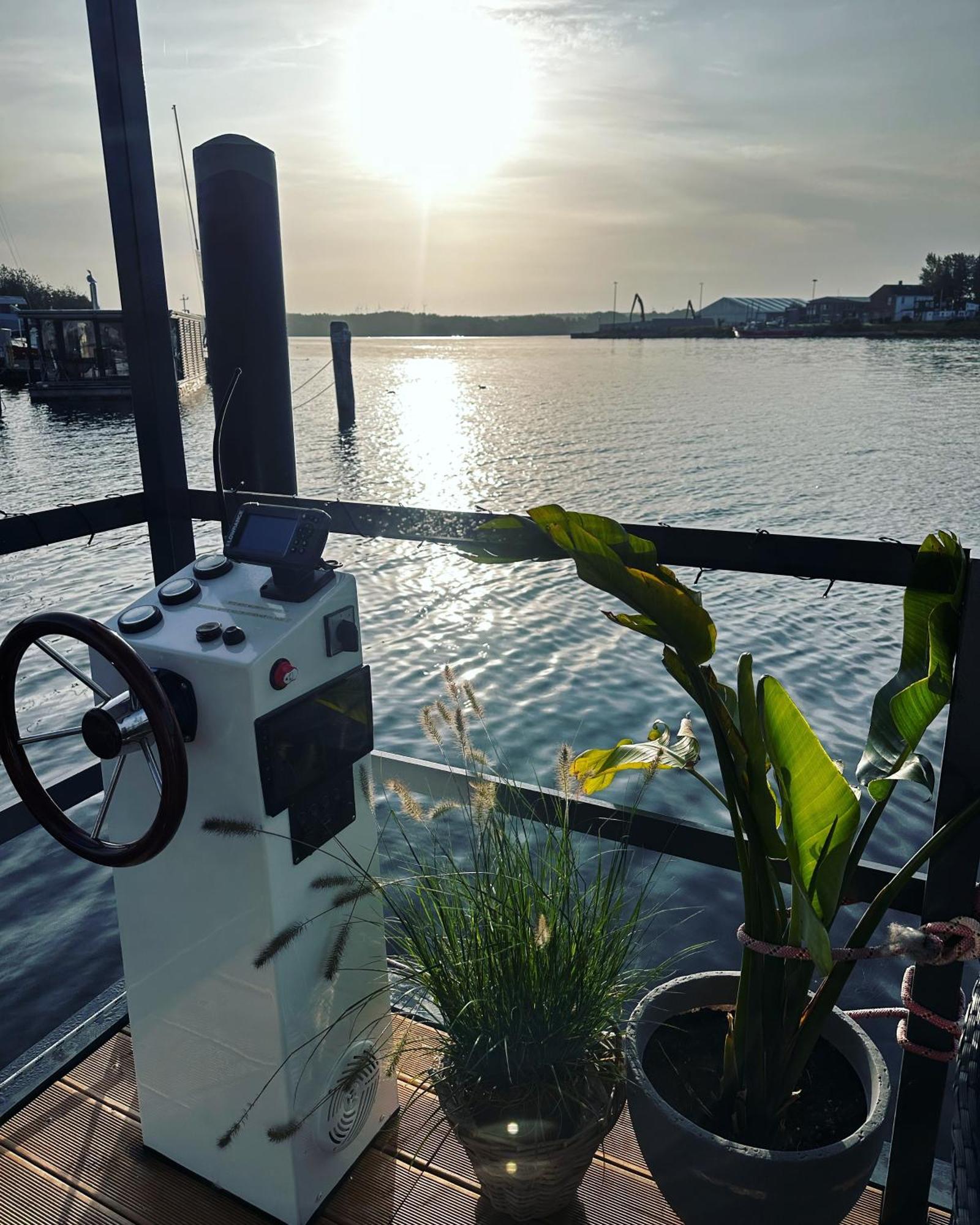 شقة Premium Hausboot Trave Traum لوبيك المظهر الخارجي الصورة