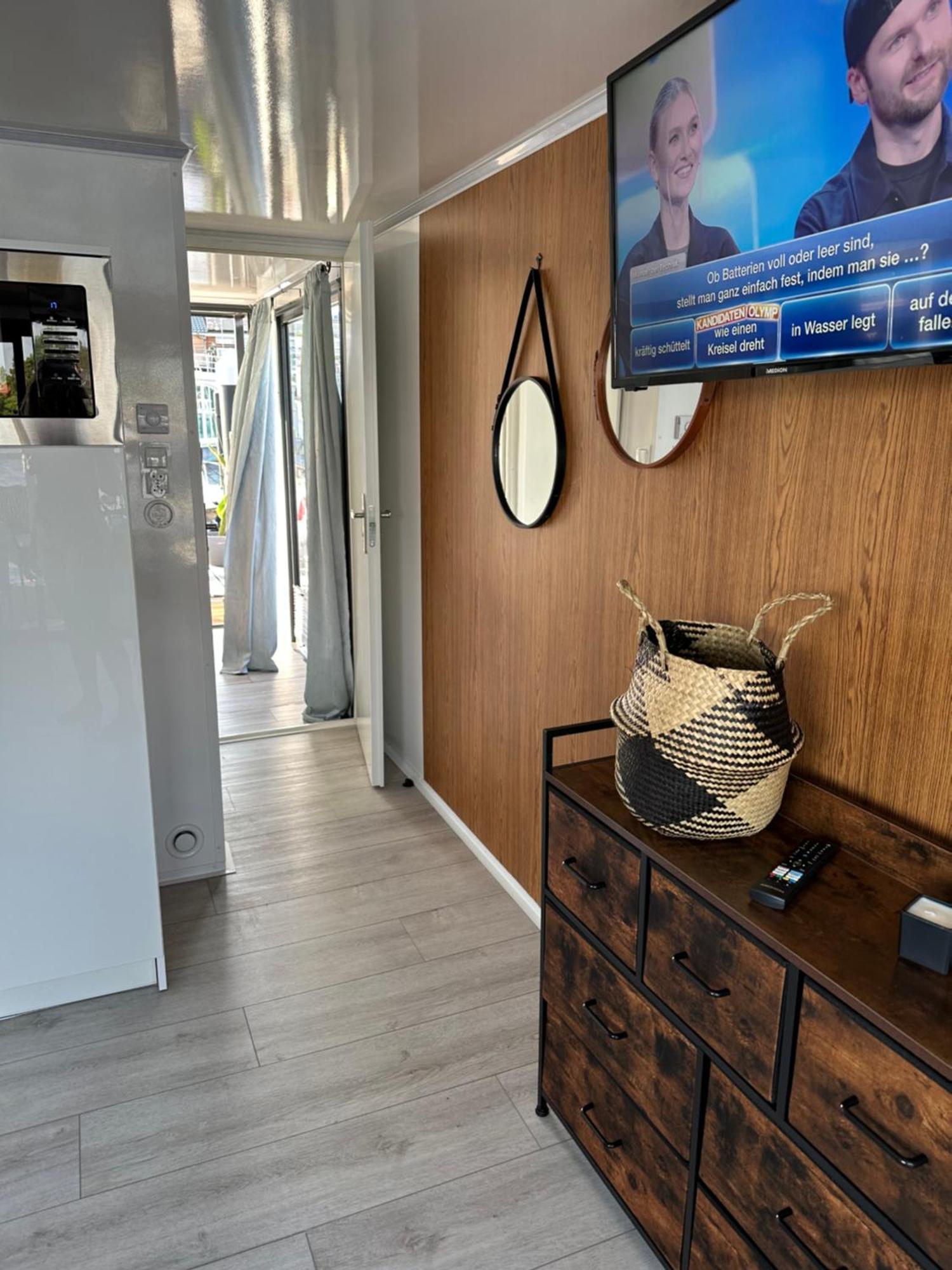 شقة Premium Hausboot Trave Traum لوبيك المظهر الخارجي الصورة