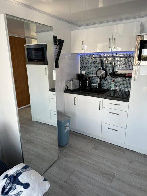 شقة Premium Hausboot Trave Traum لوبيك المظهر الخارجي الصورة